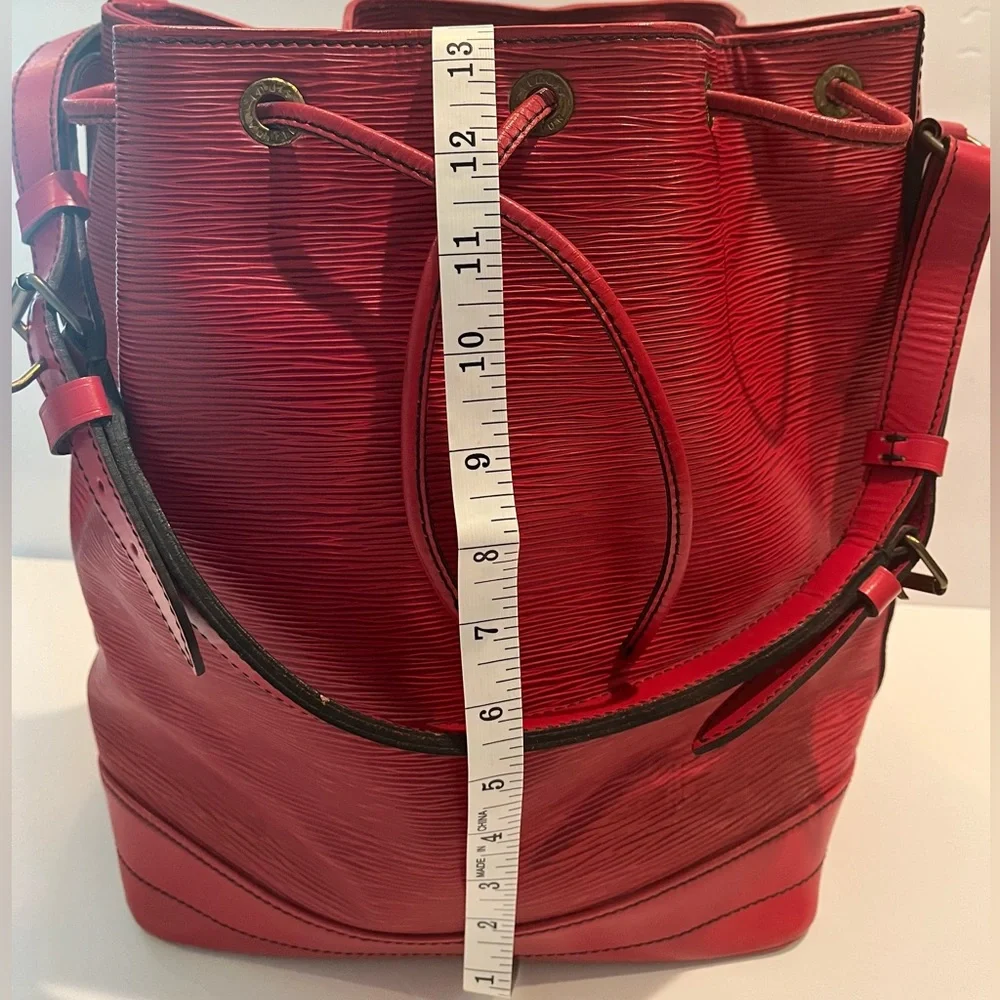 Louis Vuitton Epi Noe GM Leather Bucket Bag (large) Vintage & EUC (Authentic) - Picture 13 of 16
